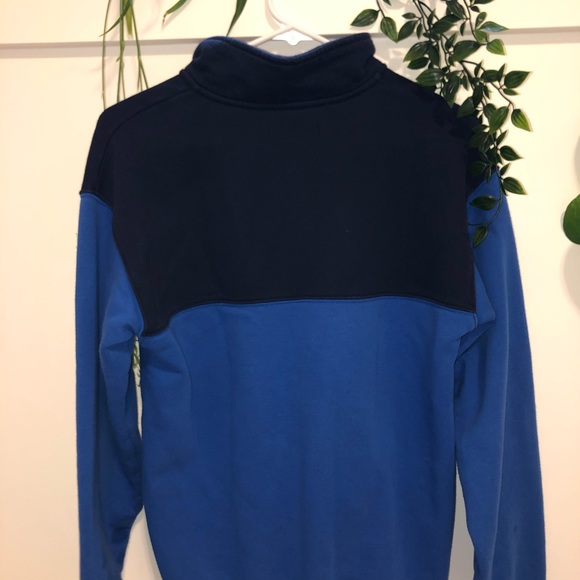 Aritzia crewneck - Picture 3 of 3